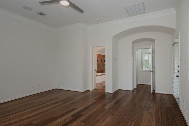 11 Lansdowne, The Woodlands, TX 77382