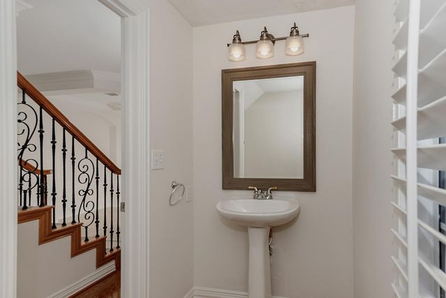 11 Lansdowne, The Woodlands, TX 77382