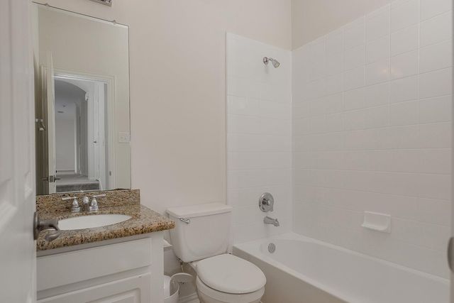 11 Lansdowne, The Woodlands, TX 77382