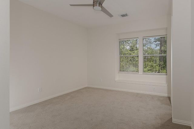 11 Lansdowne, The Woodlands, TX 77382