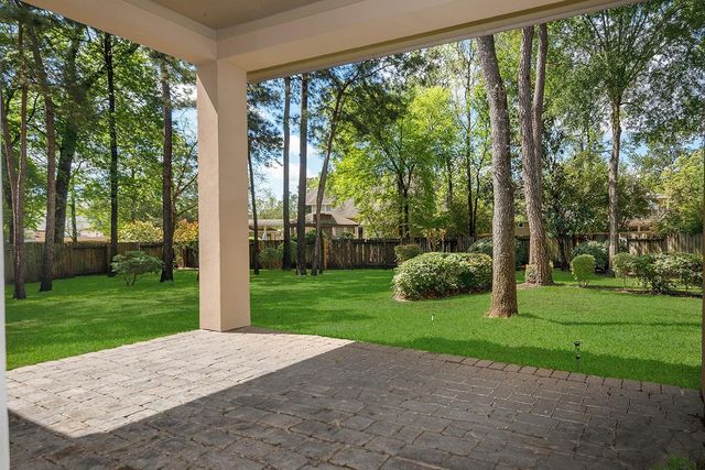 11 Lansdowne, The Woodlands, TX 77382
