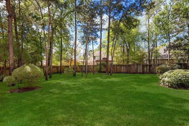 11 Lansdowne, The Woodlands, TX 77382