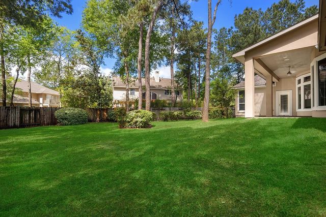 11 Lansdowne, The Woodlands, TX 77382