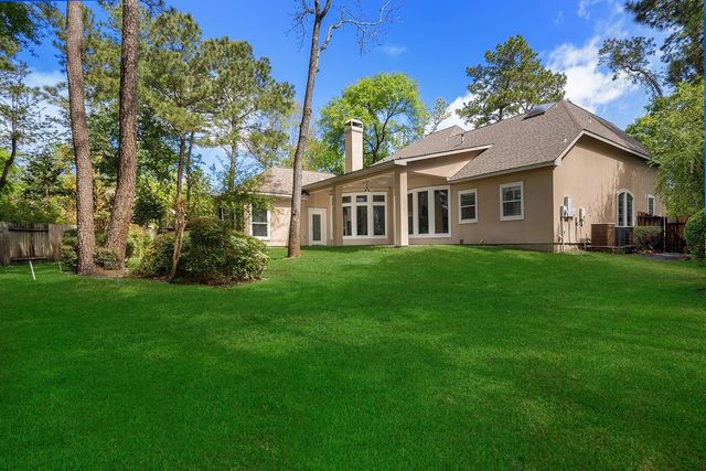 11 Lansdowne, The Woodlands, TX 77382