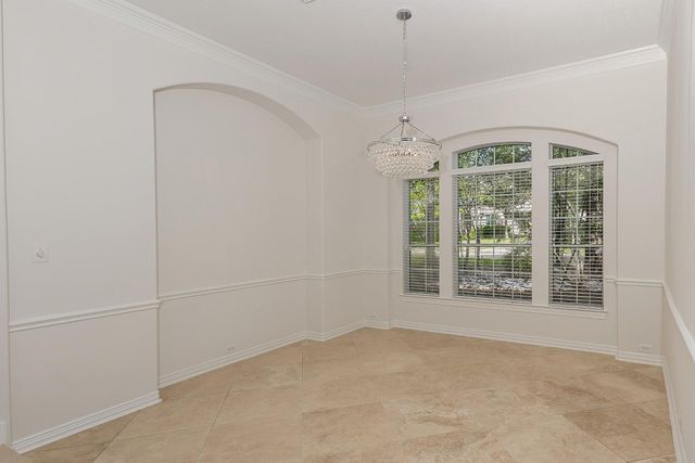 11 Lansdowne, The Woodlands, TX 77382