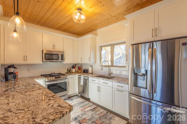 346 Birdymay Drive, Tuckasegee, NC 28783