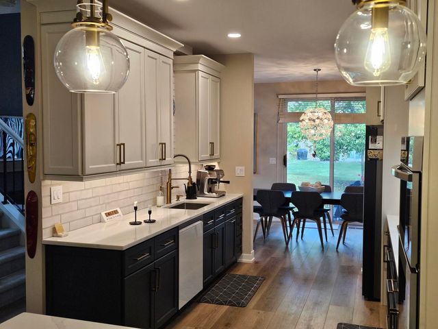 1826 Lucylle Court, St. Charles, IL 60174