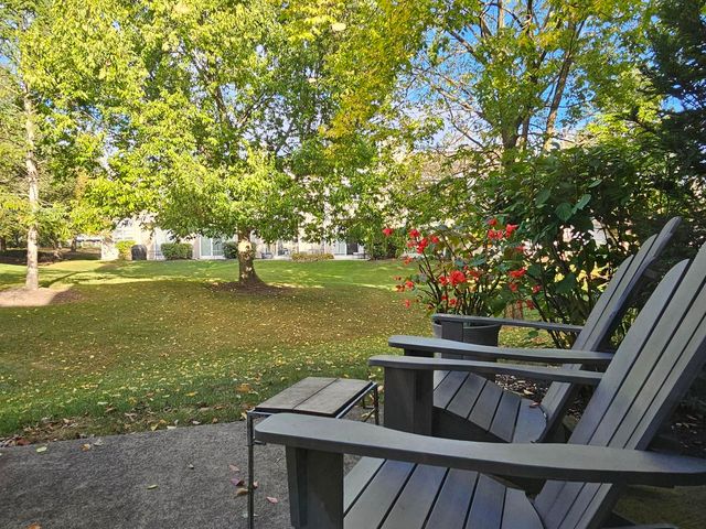 1826 Lucylle Court, St. Charles, IL 60174