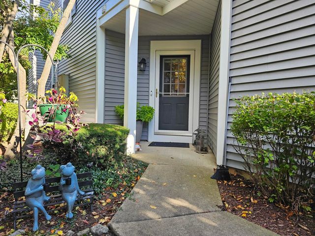 1826 Lucylle Court, St. Charles, IL 60174