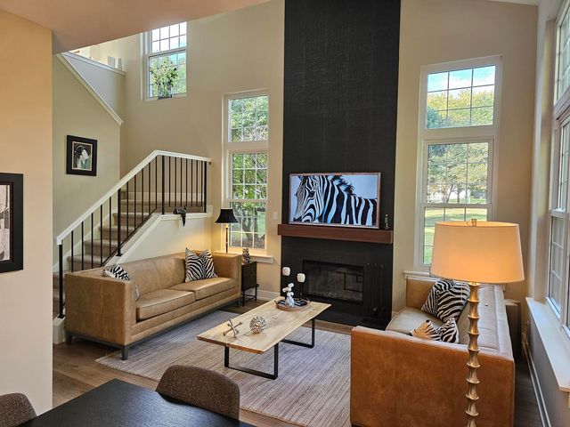 1826 Lucylle Court, St. Charles, IL 60174