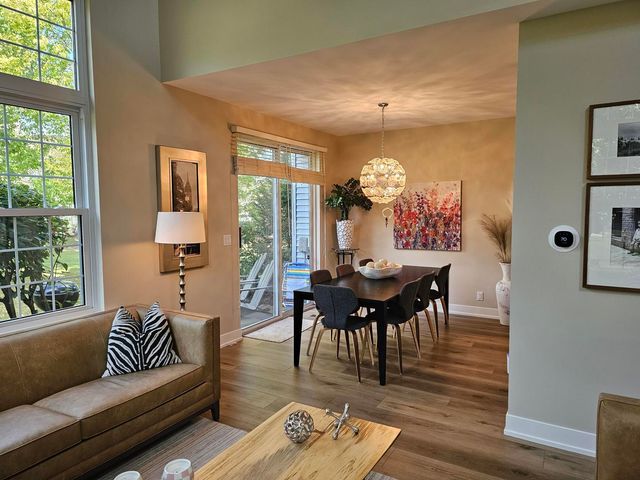 1826 Lucylle Court, St. Charles, IL 60174