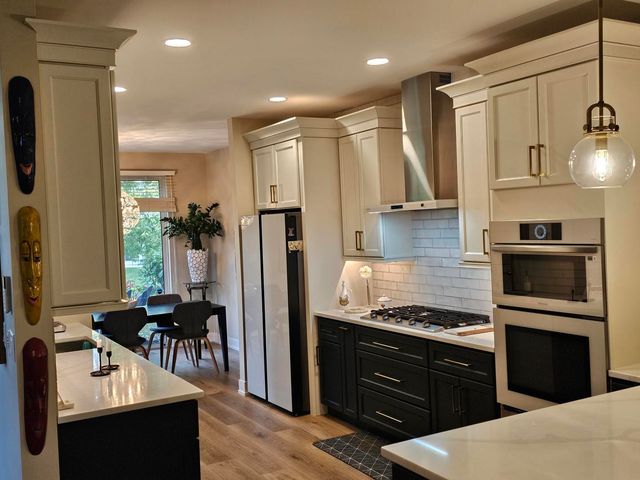 1826 Lucylle Court, St. Charles, IL 60174