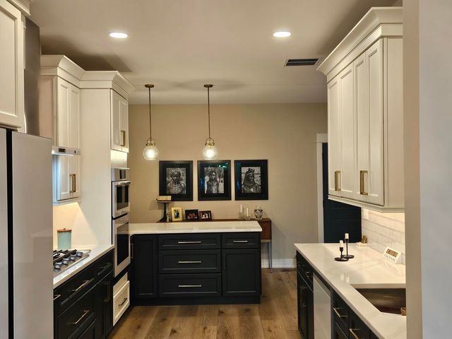 1826 Lucylle Court, St. Charles, IL 60174