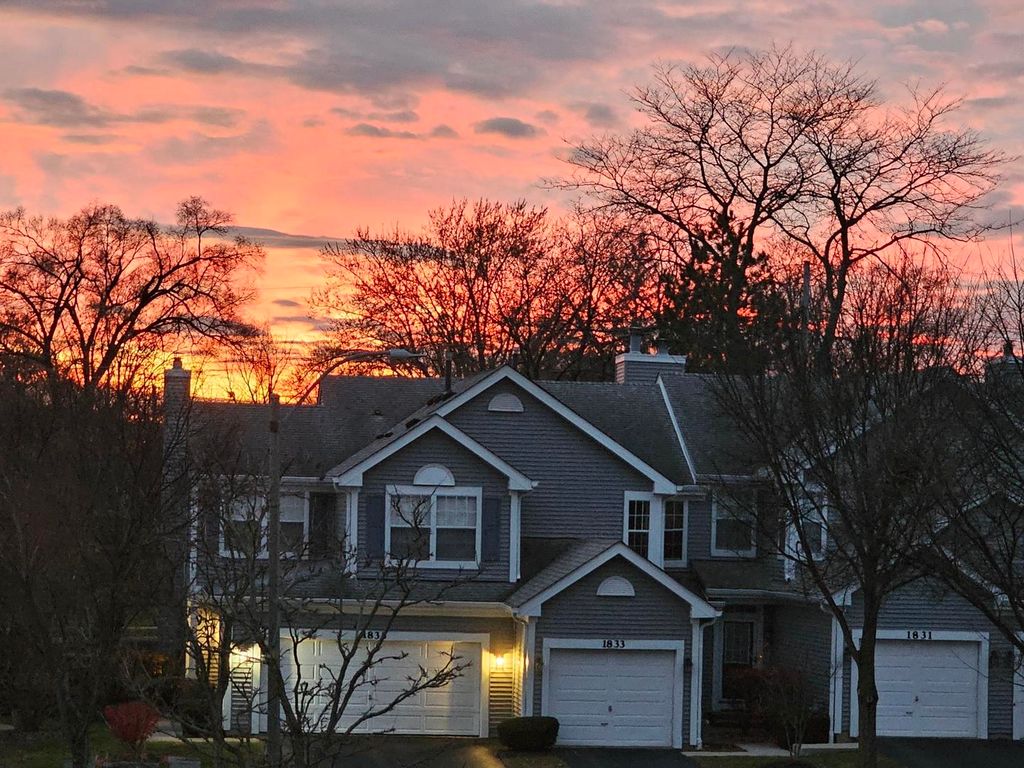 1826 Lucylle Court, St. Charles, IL 60174