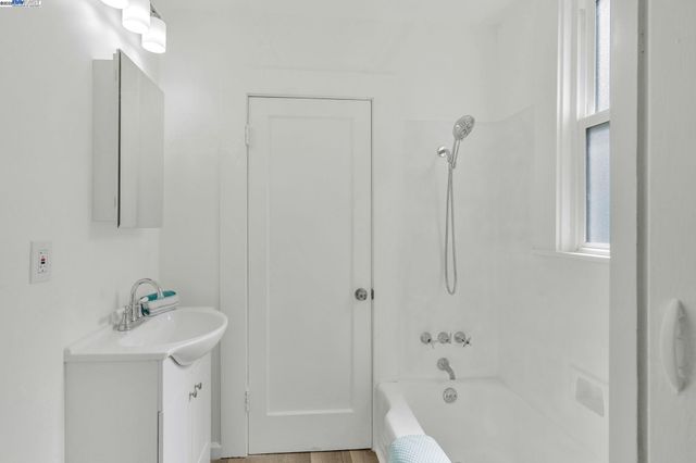 2025 34th Ave, Oakland, CA 94601