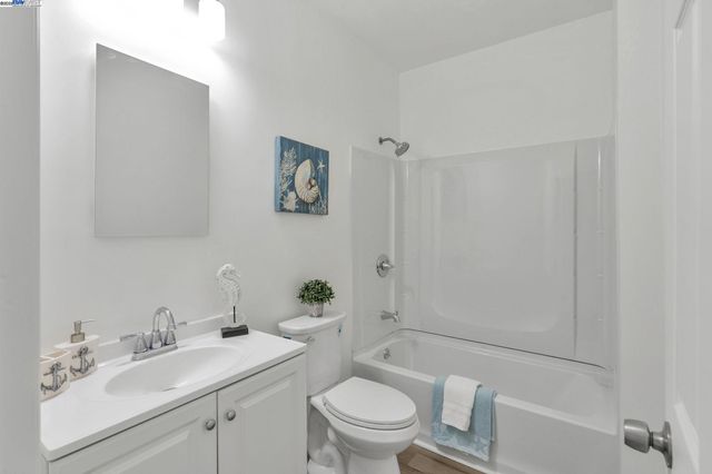 2025 34th Ave, Oakland, CA 94601