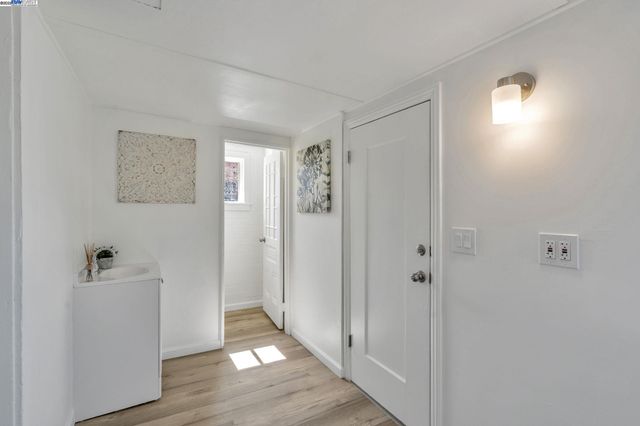 2025 34th Ave, Oakland, CA 94601