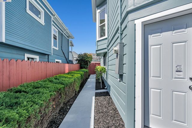 2025 34th Ave, Oakland, CA 94601