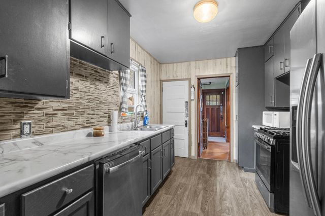 1080 Cook Avenue E, Saint Paul, MN 55106