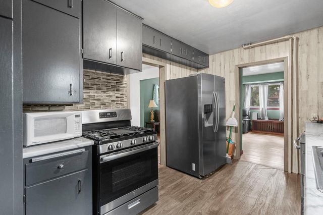 1080 Cook Avenue E, Saint Paul, MN 55106