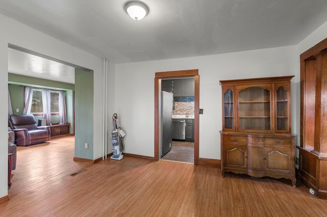 1080 Cook Avenue E, Saint Paul, MN 55106