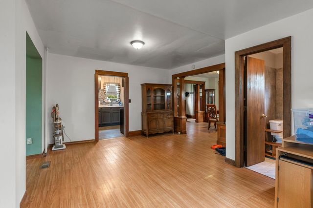 1080 Cook Avenue E, Saint Paul, MN 55106
