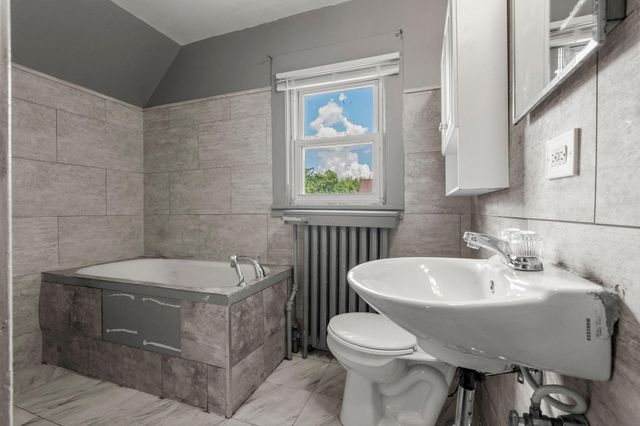 1080 Cook Avenue E, Saint Paul, MN 55106