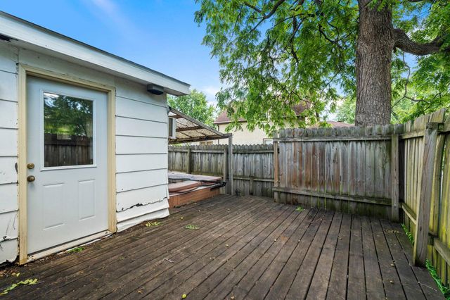 1080 Cook Avenue E, Saint Paul, MN 55106