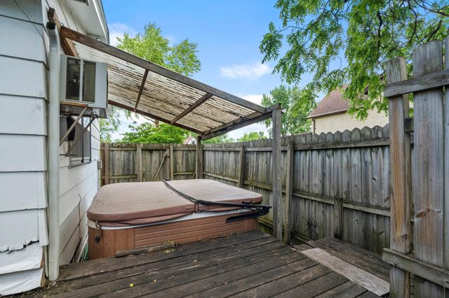 1080 Cook Avenue E, Saint Paul, MN 55106