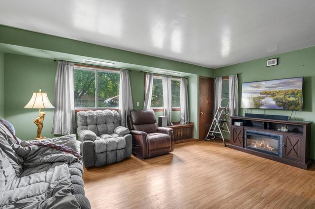 1080 Cook Avenue E, Saint Paul, MN 55106