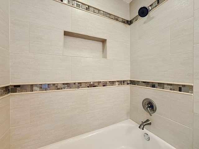 8019 N MADEIRA COURT, Orlando, FL 32836