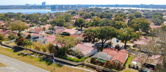 8019 N MADEIRA COURT, Orlando, FL 32836