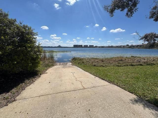 8019 N MADEIRA COURT, Orlando, FL 32836