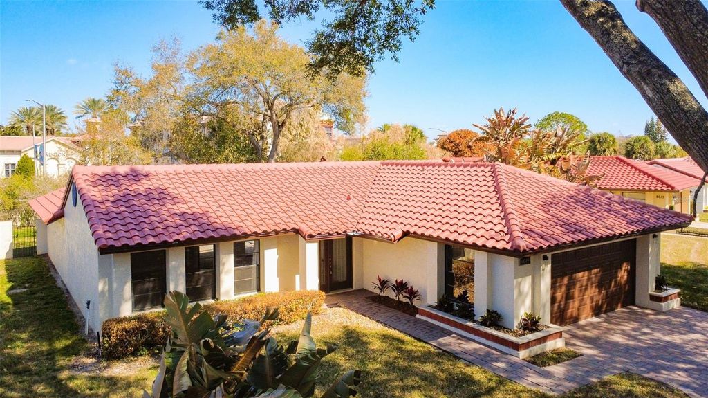 Image 1 of property listing at 8019 N MADEIRA COURT, Orlando, FL 32836