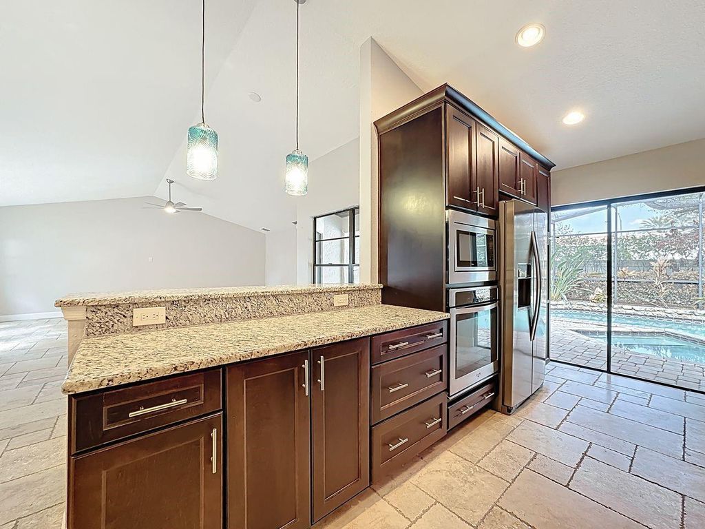 Image 15 of property listing at 8019 N MADEIRA COURT, Orlando, FL 32836