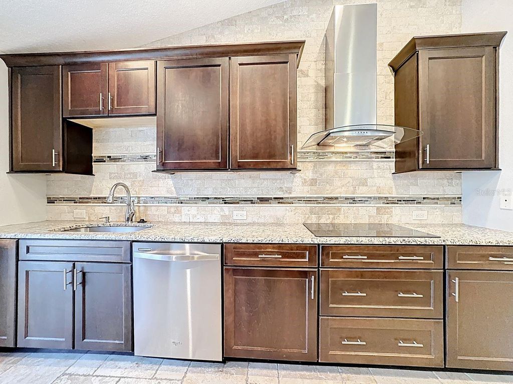 Image 17 of property listing at 8019 N MADEIRA COURT, Orlando, FL 32836