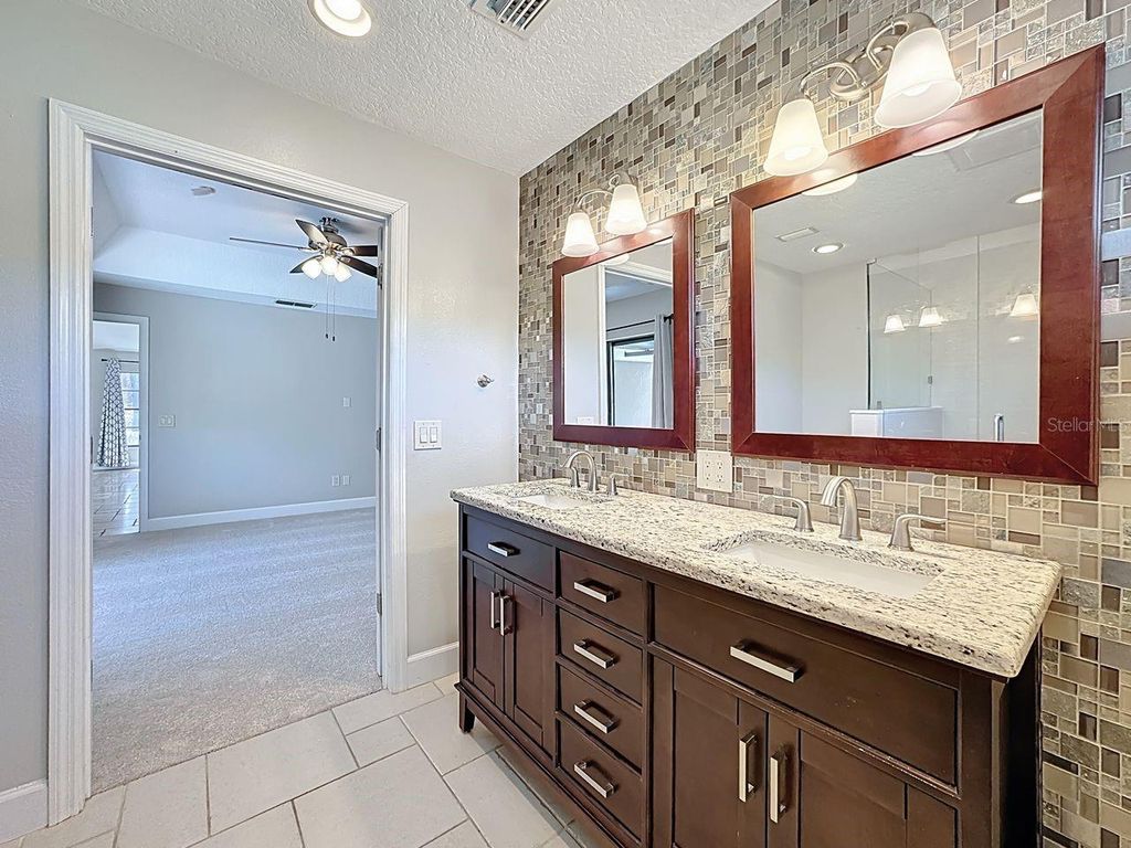 Image 27 of property listing at 8019 N MADEIRA COURT, Orlando, FL 32836