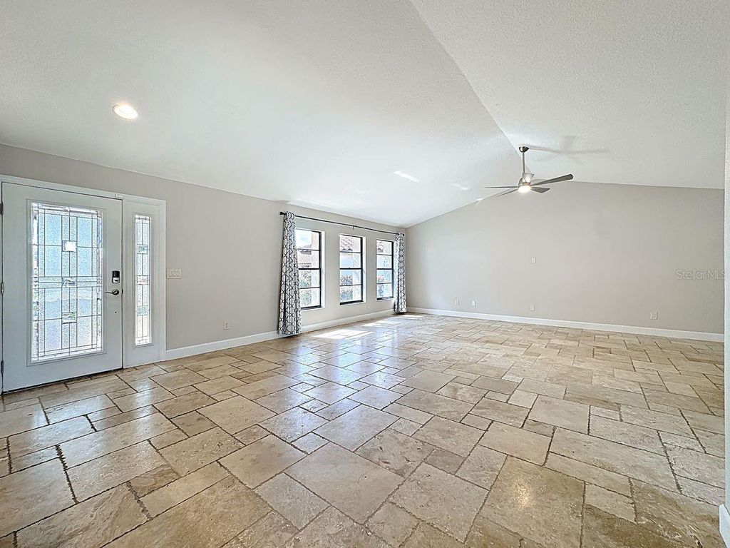 Image 6 of property listing at 8019 N MADEIRA COURT, Orlando, FL 32836