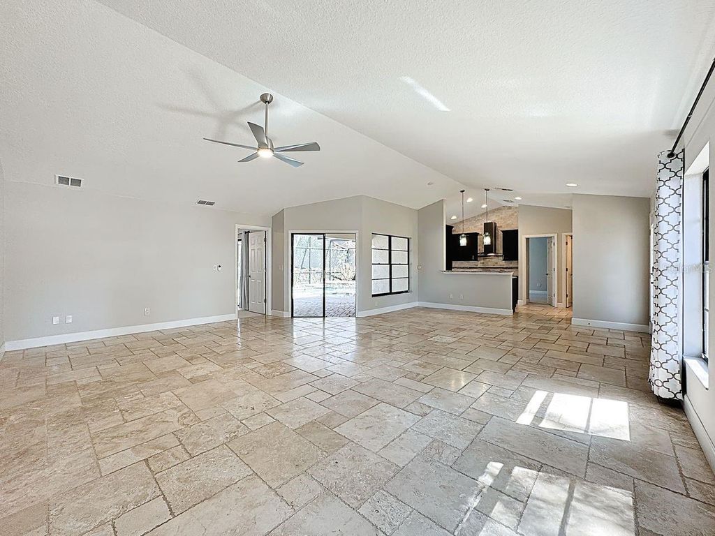 Image 10 of property listing at 8019 N MADEIRA COURT, Orlando, FL 32836
