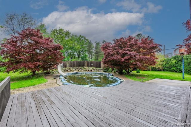59663 Pettengill Drive, New Hudson, MI 48165