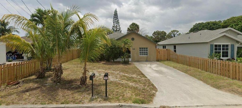 6774 4th Street, Jupiter, FL 33458