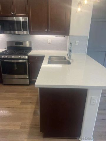 5055 Manzano ST, Camarillo, CA 93012