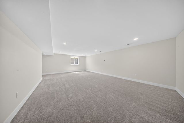 1275 Eisenhower Boulevard, North Liberty, IA 52317