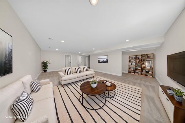 1275 Eisenhower Boulevard, North Liberty, IA 52317
