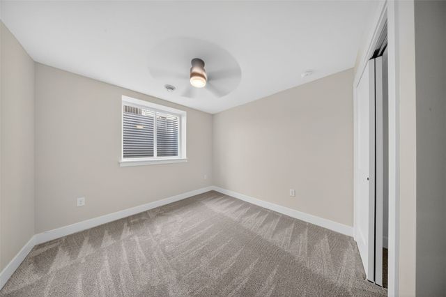 1275 Eisenhower Boulevard, North Liberty, IA 52317
