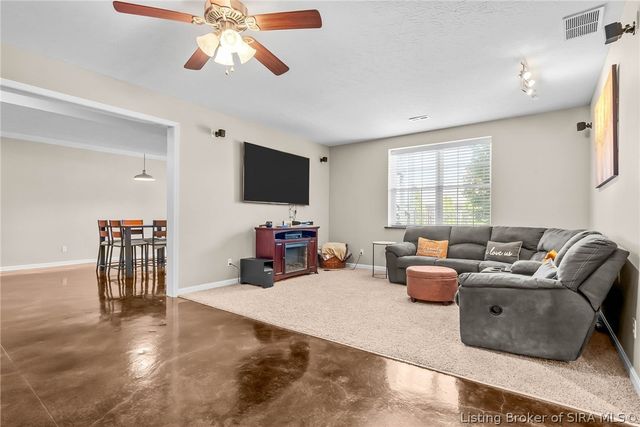 714 Willow Oak Drive, Georgetown, IN 47122