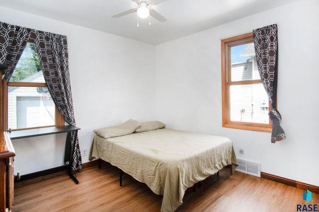 1704 W 10th St, Sioux Falls, SD 57104