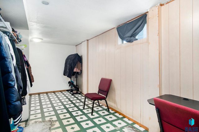1704 W 10th St, Sioux Falls, SD 57104