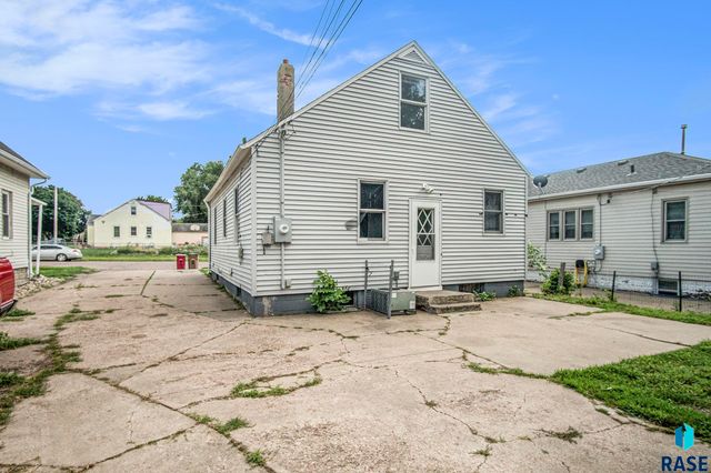 1704 W 10th St, Sioux Falls, SD 57104