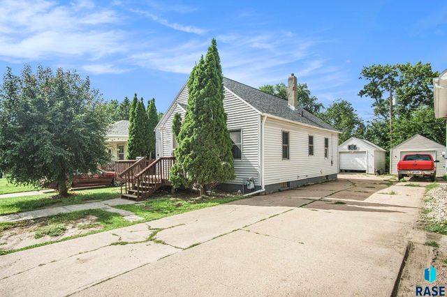 1704 W 10th St, Sioux Falls, SD 57104